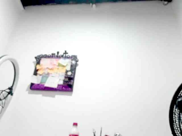 PetiteIvoryqueens webcam