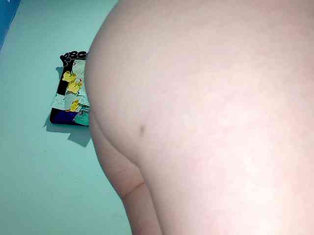 PetiteIvoryqueens webcam