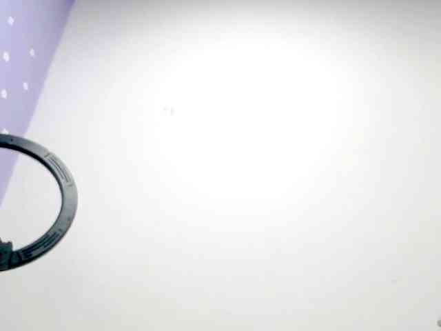 PetiteIvoryqueens webcam