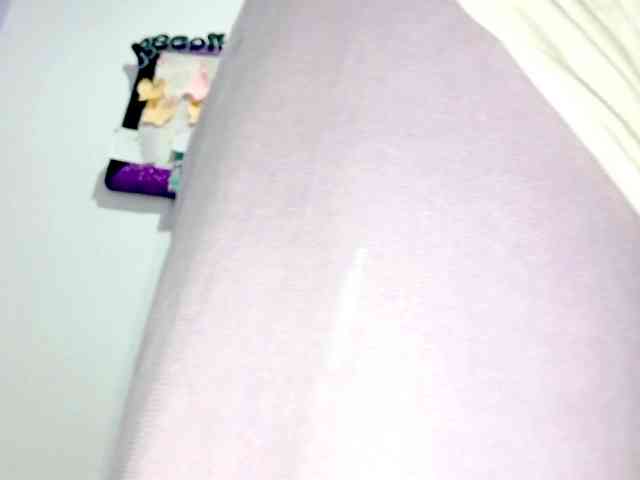 PetiteIvoryqueens webcam