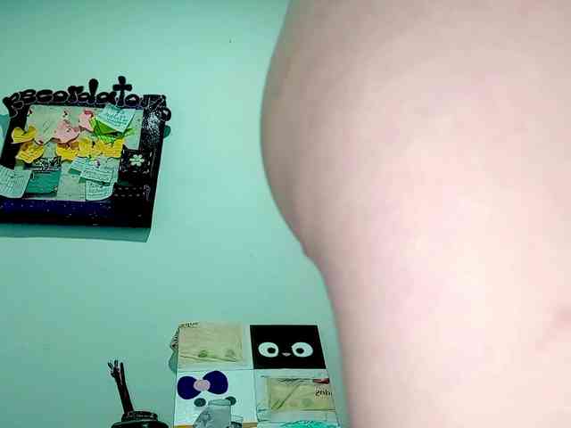 PetiteIvoryqueens webcam