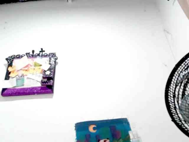 PetiteIvoryqueens webcam