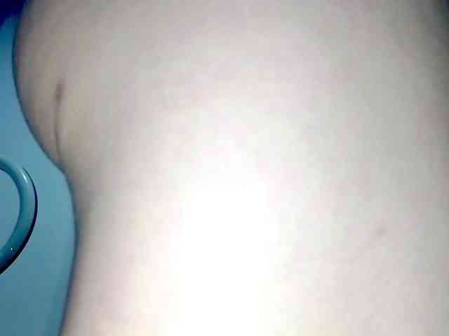 PetiteIvoryqueens webcam