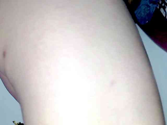 PetiteIvoryqueens webcam