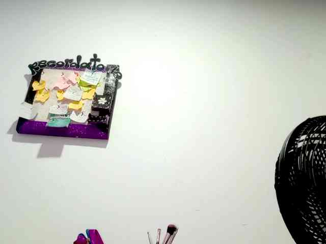 PetiteIvoryqueens webcam