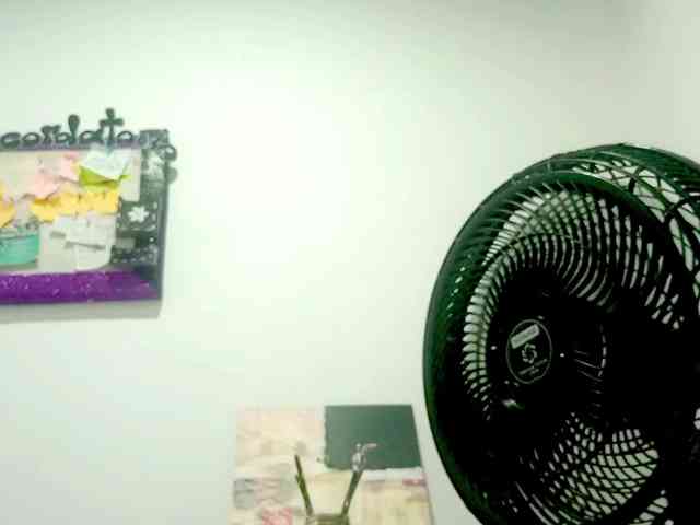 PetiteIvoryqueens webcam