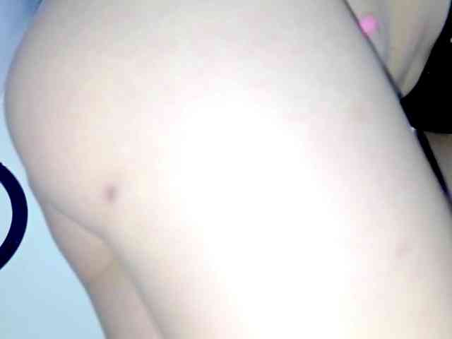 PetiteIvoryqueens webcam