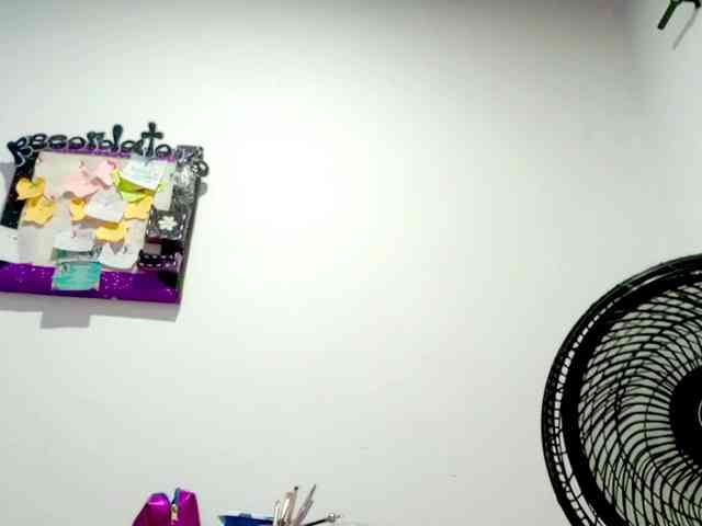 PetiteIvoryqueens webcam