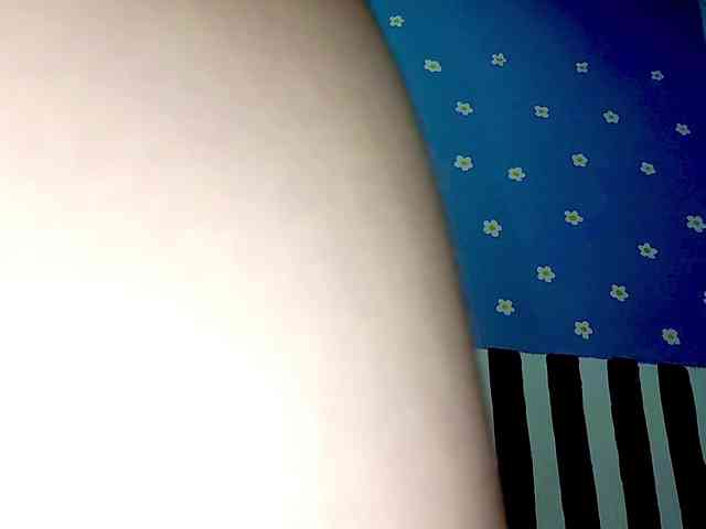 PetiteIvoryqueens webcam