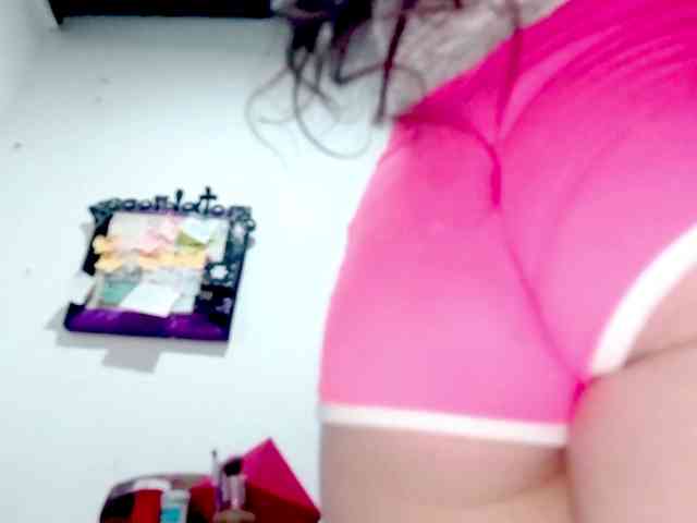 PetiteIvoryqueens webcam