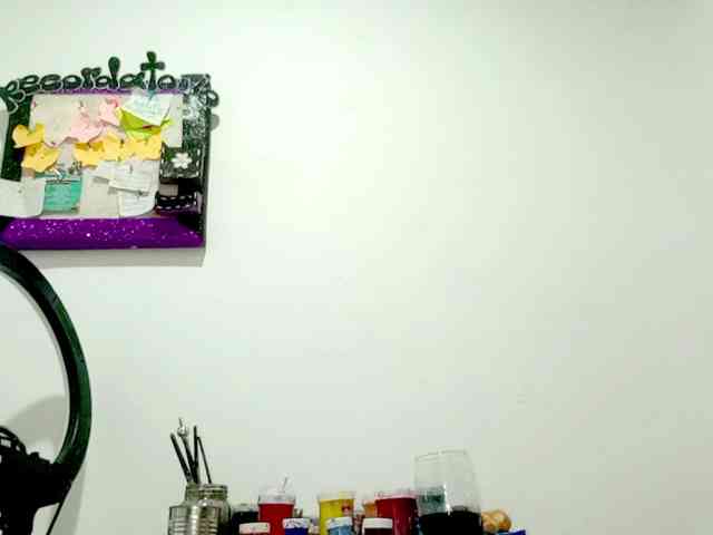 PetiteIvoryqueens webcam