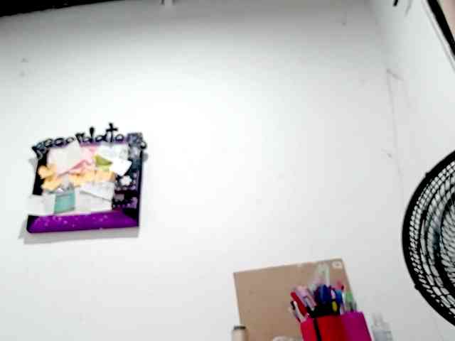 PetiteIvoryqueens webcam