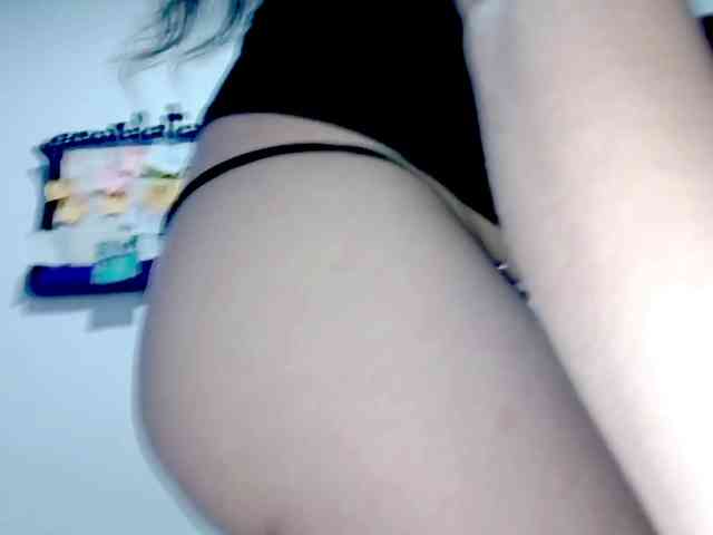 PetiteIvoryqueens webcam