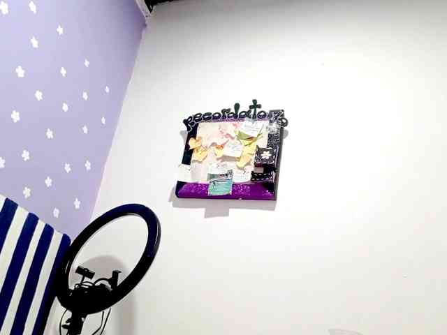 PetiteIvoryqueens webcam