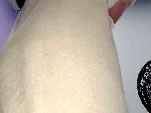 PetiteIvoryqueens webcam