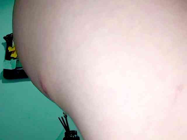 PetiteIvoryqueens webcam