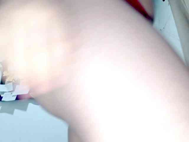 PetiteIvoryqueens webcam
