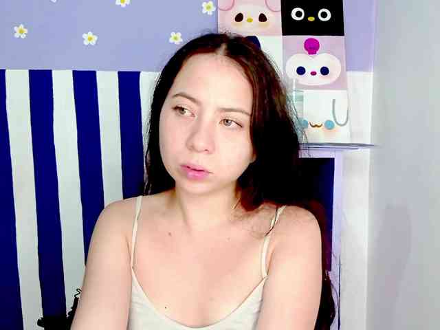 PetiteIvoryqueens webcam