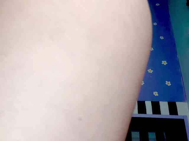 PetiteIvoryqueens webcam