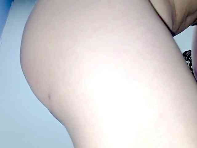 PetiteIvoryqueens webcam