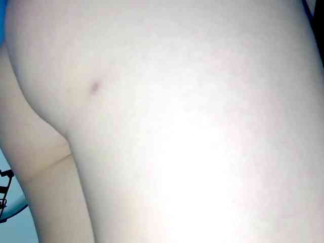 PetiteIvoryqueens webcam