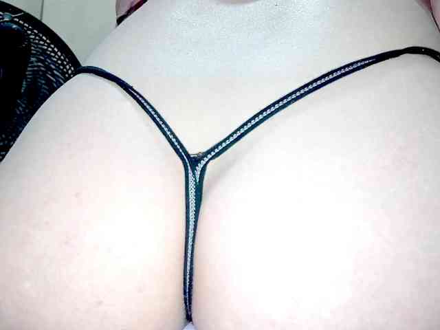 PetiteIvoryqueens webcam