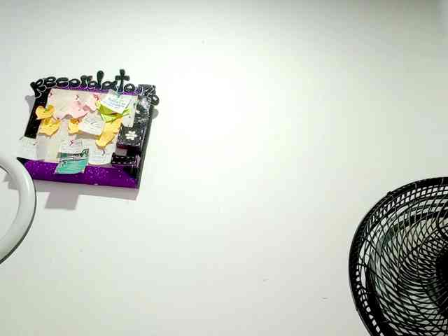 PetiteIvoryqueens webcam