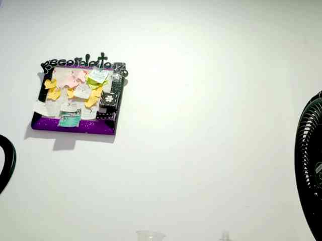 PetiteIvoryqueens webcam