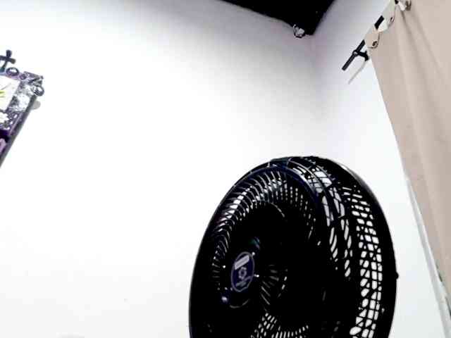 PetiteIvoryqueens webcam