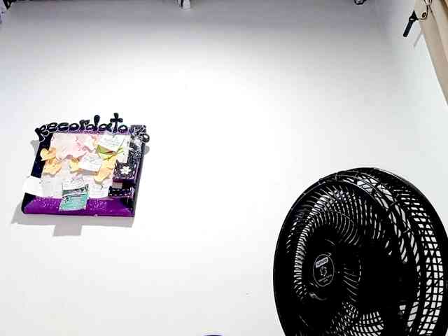 PetiteIvoryqueens webcam