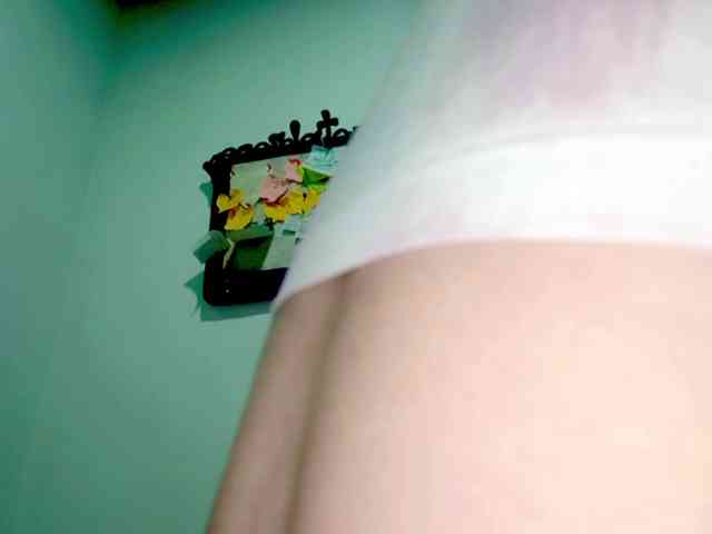 PetiteIvoryqueens webcam