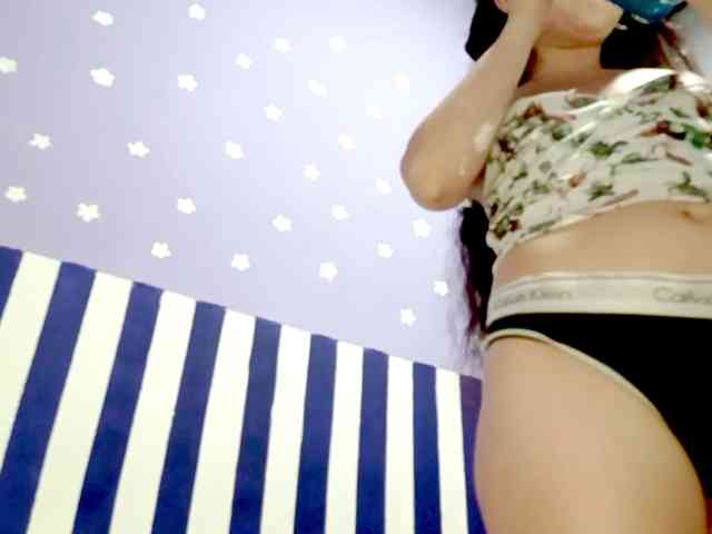 PetiteIvoryqueens webcam