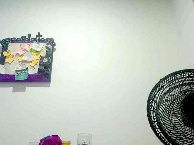 PetiteIvoryqueens webcam