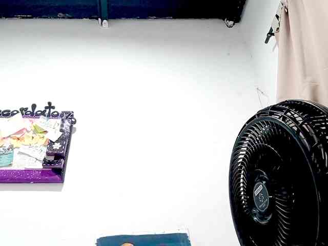 PetiteIvoryqueens webcam