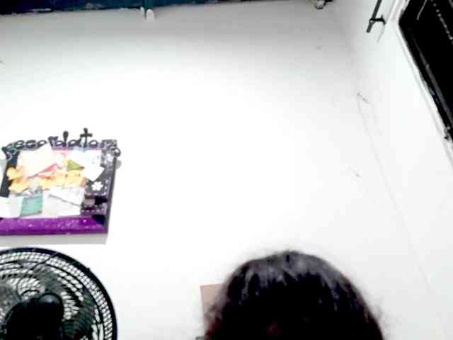 PetiteIvoryqueens webcam