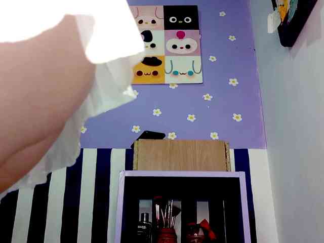 PetiteIvoryqueens webcam