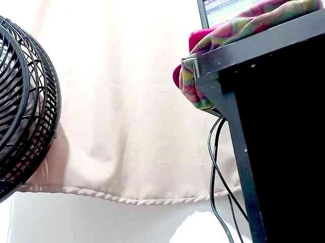 PetiteIvoryqueens webcam