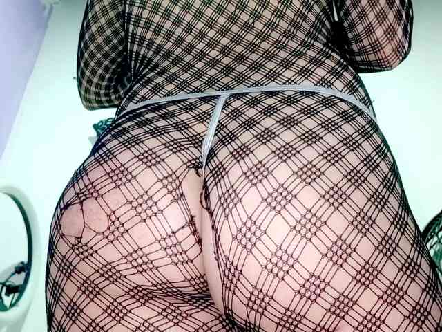 PetiteIvoryqueens webcam