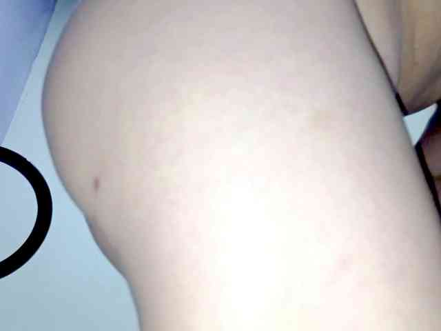 PetiteIvoryqueens webcam