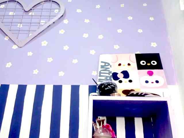 PetiteIvoryqueens webcam