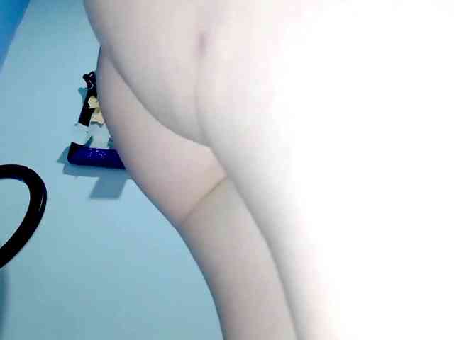 PetiteIvoryqueens webcam