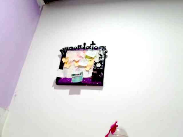 PetiteIvoryqueens webcam