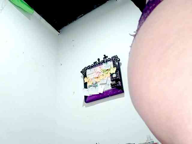 PetiteIvoryqueens webcam