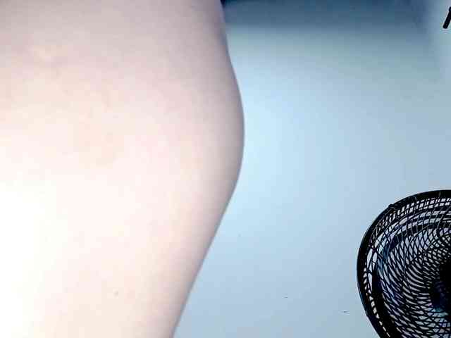 PetiteIvoryqueens webcam