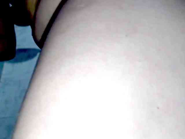 PetiteIvoryqueens webcam