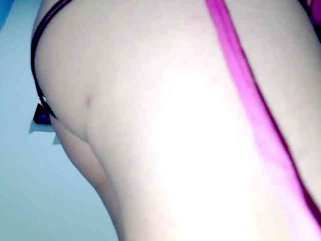 PetiteIvoryqueens webcam