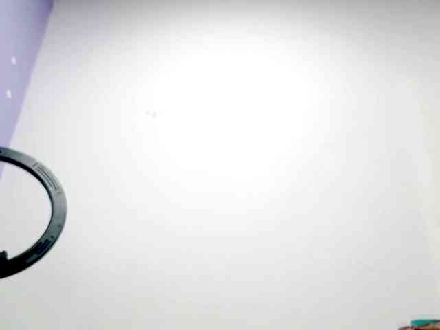 PetiteIvoryqueens webcam