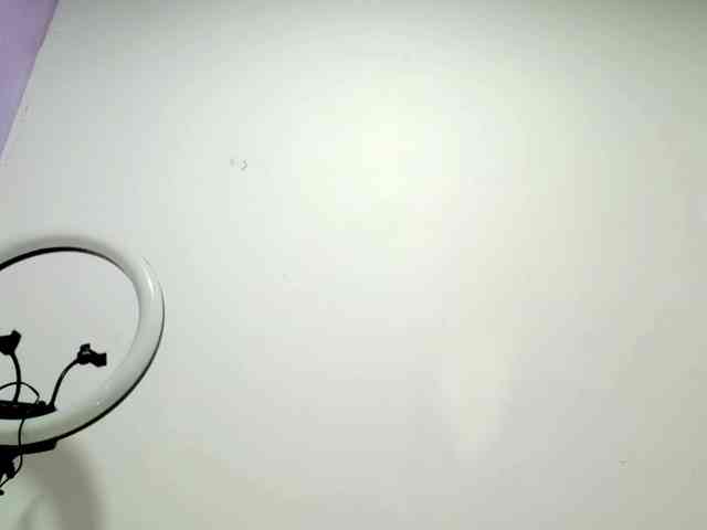 PetiteIvoryqueens webcam