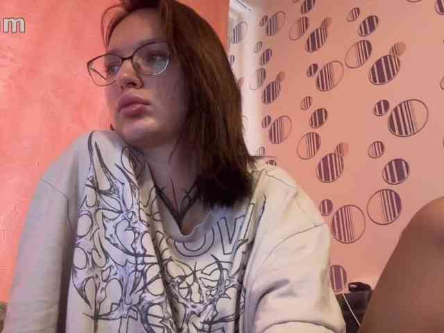 NikkiDon webcam
