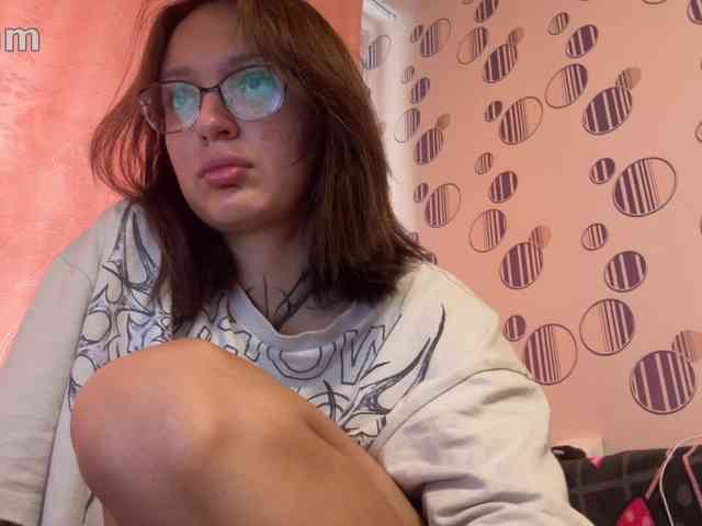 NikkiDon webcam
